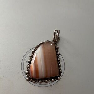 Agate pendant necklace